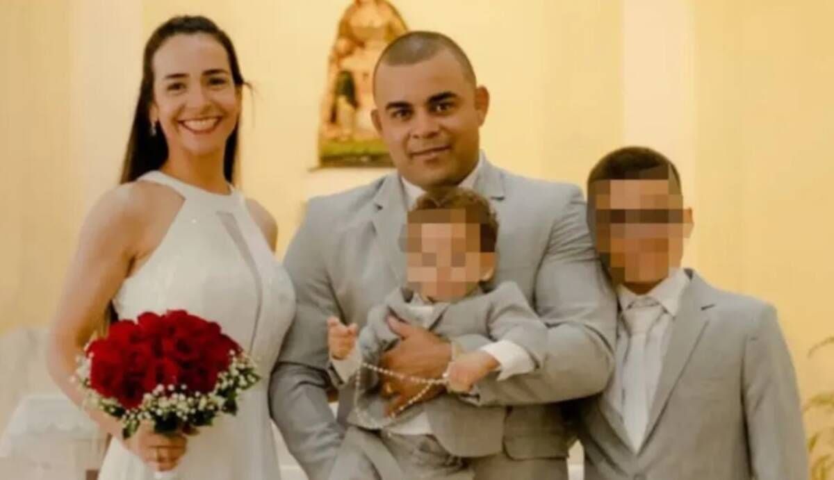 Adolescente matou pais e irmão com tiros na cabeça enquanto dormiam, aponta polícia