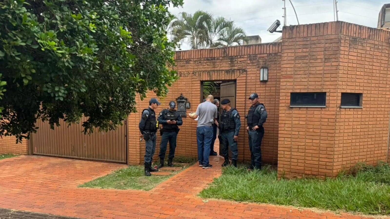 AGORA: Ex-prefeito de Campo Grande, MS, Alcides Bernal mata servidor estadual a tiros em residência na Antônio Maria Coelho
