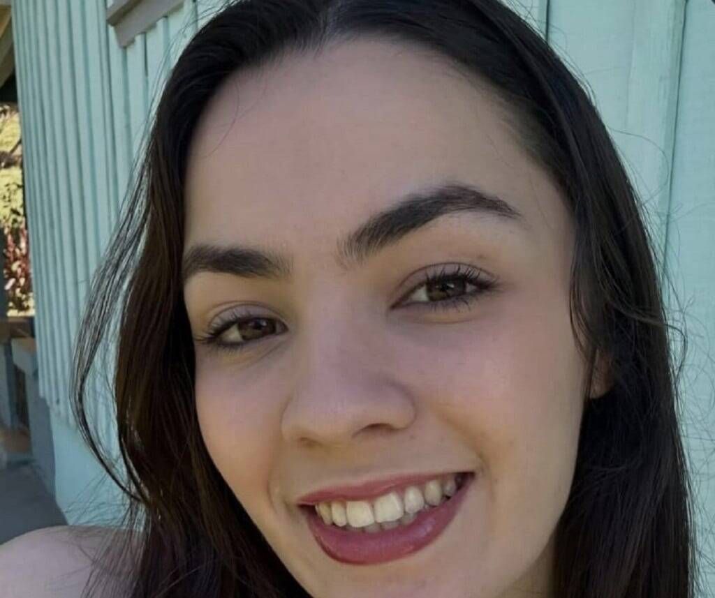 Aos 22 anos, jovem assume comando de aviário da família no interior do Paraná