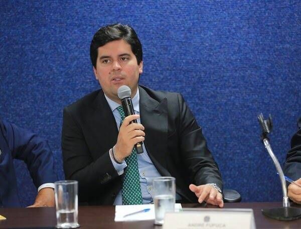 Após anunciar permanência no governo Lula, ministro dos Esportes é afastado do Progressistas