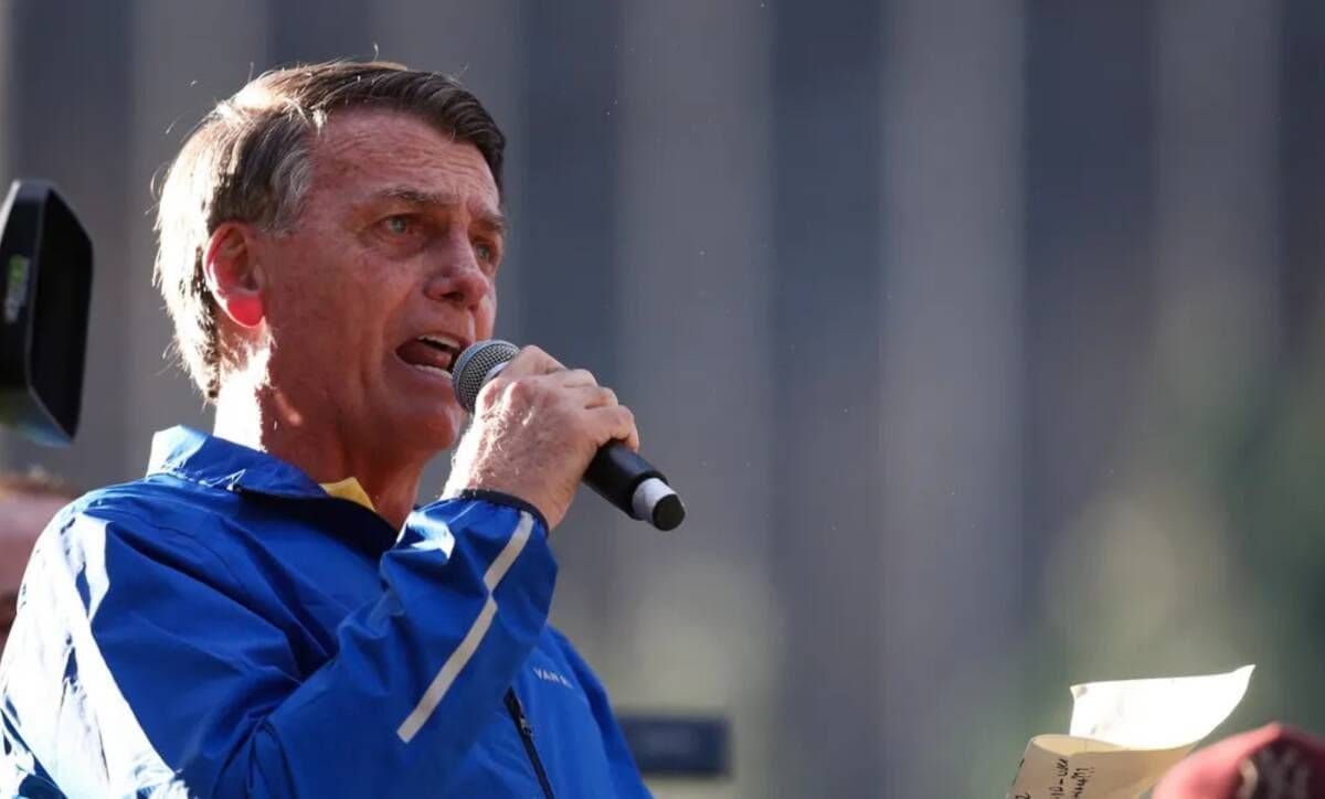 Bolsonaro realiza menor ato na Avenida Paulista desde 2022, com críticas ao STF e apelos por anistia
