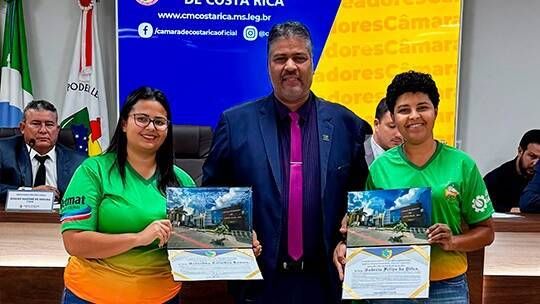 Câmara entrega Moção de Congratulação às organizadoras da 1ª Cão Junina de Costa Rica