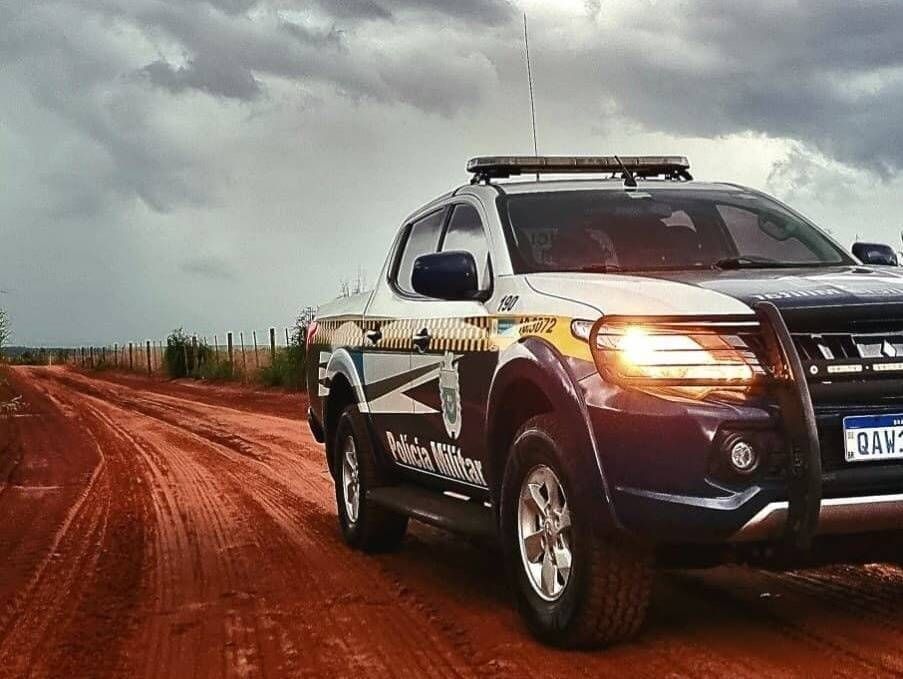 Homem é preso após agredir sua companheira em propriedade rural de Costa Rica