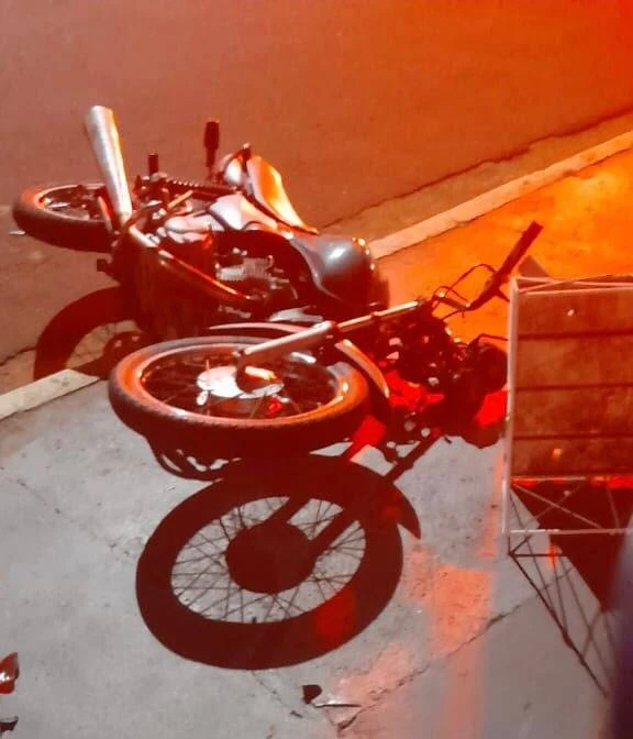 Motociclista morre após perder o controle da moto e colidir contra árvore em Costa Rica, MS
