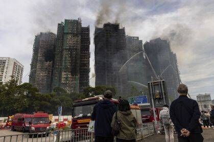 Número de mortos em incêndio em Hong Kong sobe para 146