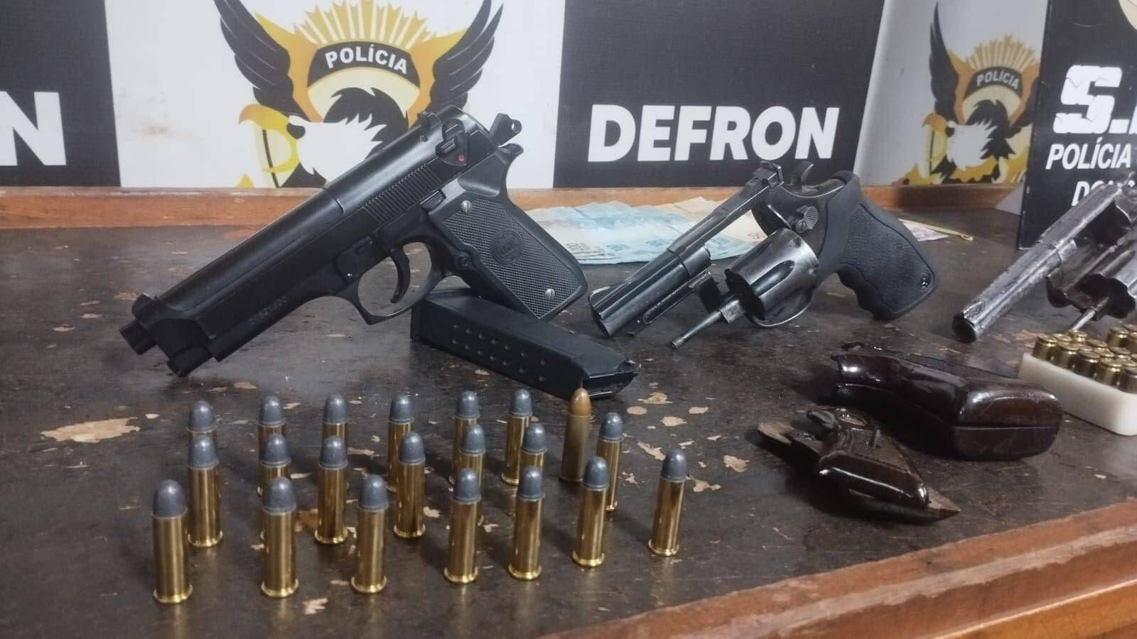 Polícia Civil realiza a prisão de acusados de tráfico e apreende drogas, dinheiro e armas