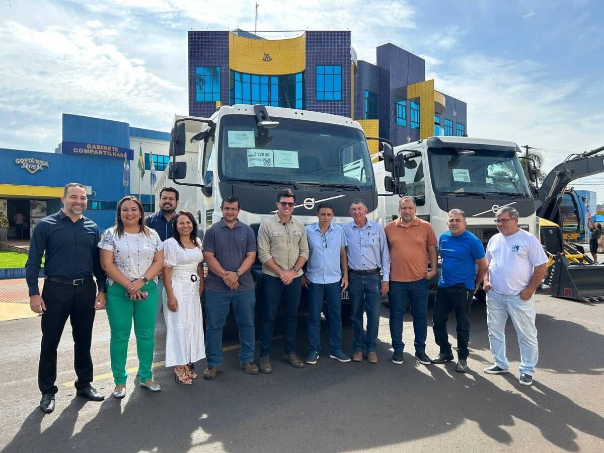 Prefeitura de Costa Rica entrega mais de R$ 3 milhões em veículos e maquinários para fortalecer infraestrutura urbana e rural
