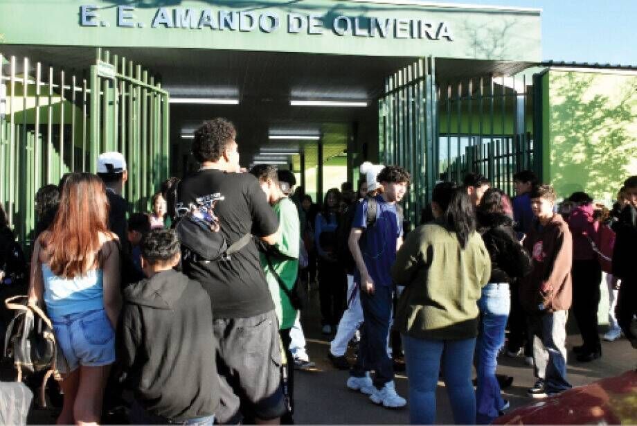 Restrição ao uso de celulares derruba violência nas escolas de Mato Grosso do Sul