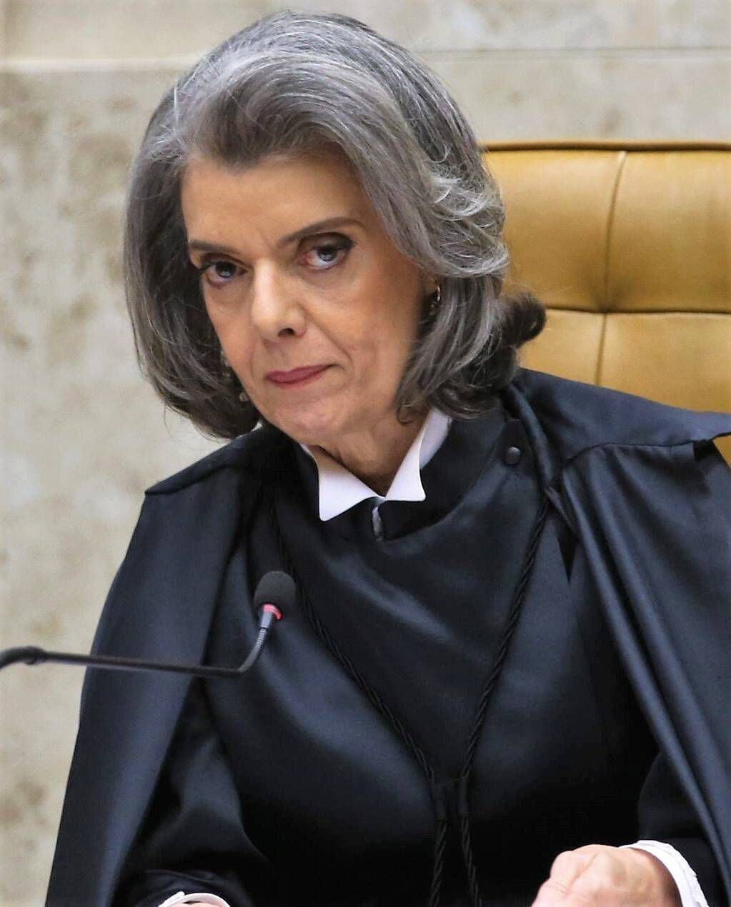 STF retoma às 14h julgamento de Bolsonaro com voto decisivo de Cármen Lúcia