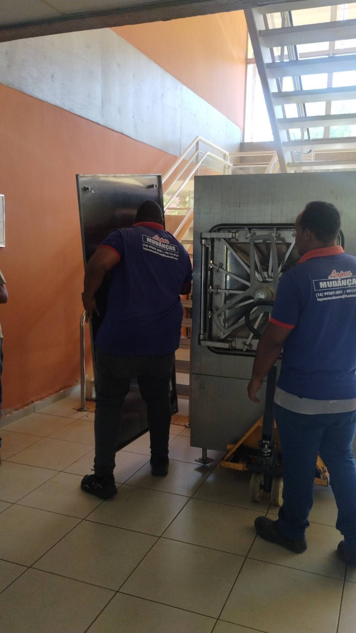 Lopes Mudanças e Transportes