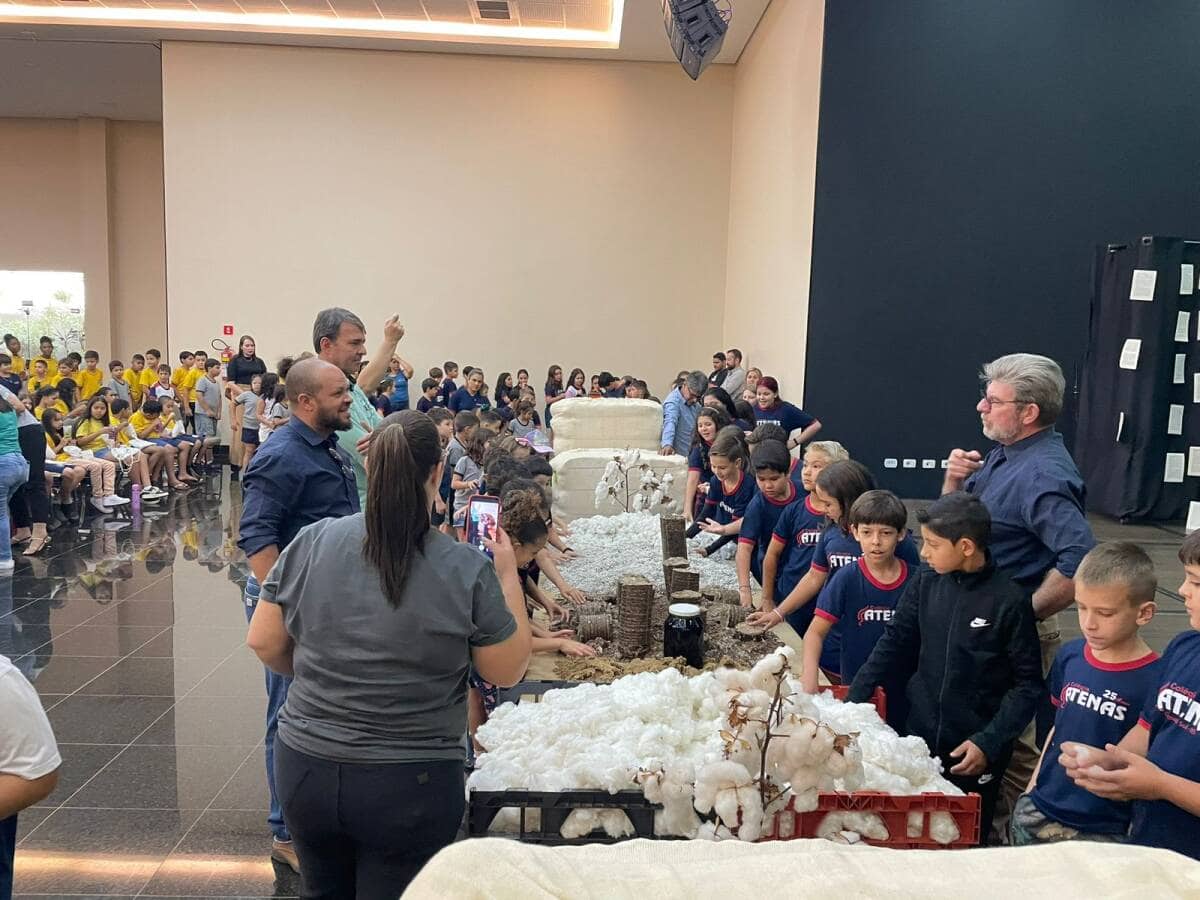 Palestra - Criando o Profissional do Futuro - Ampasul