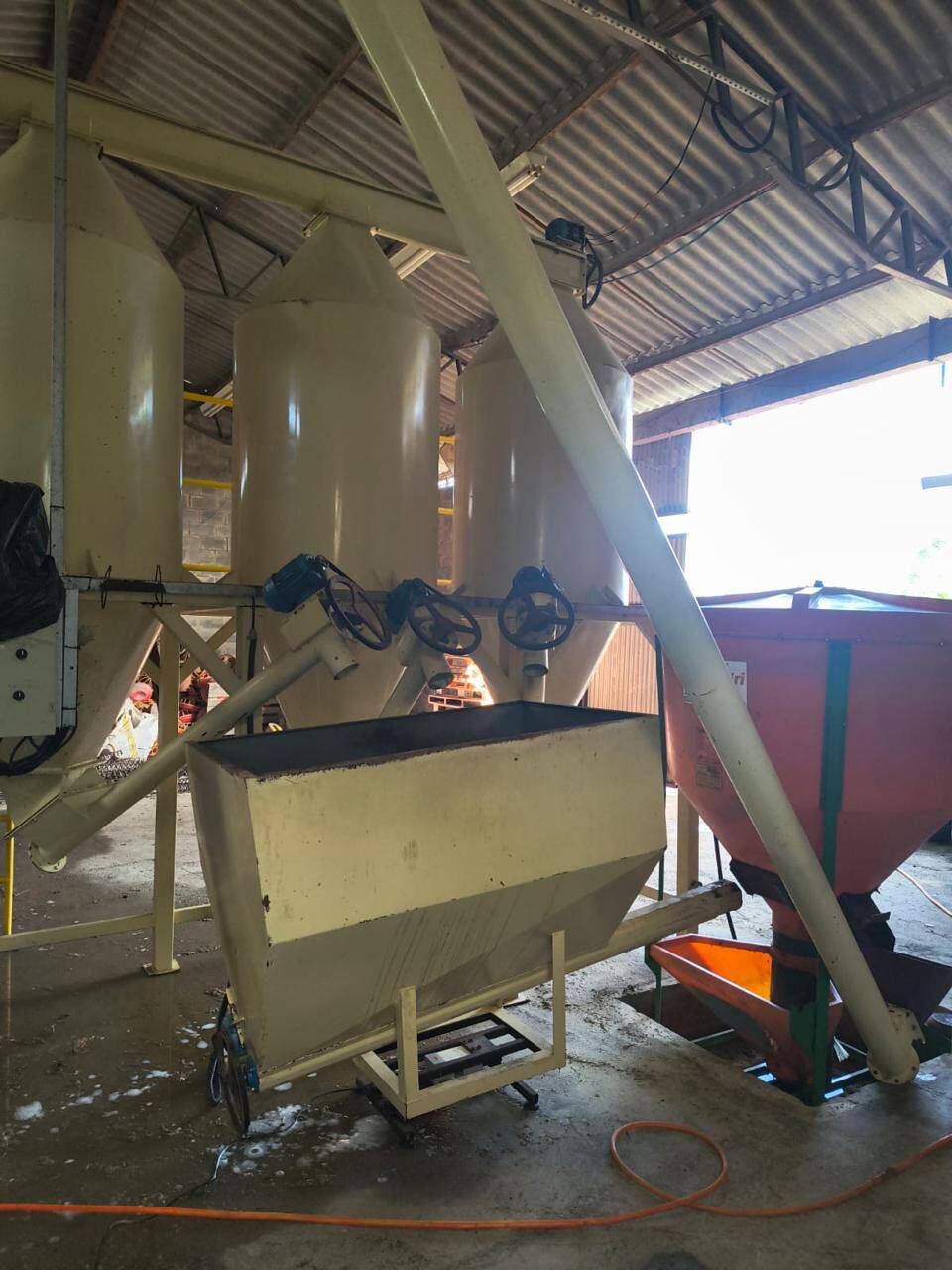 Fábrica de Ração Completa - Foto 4