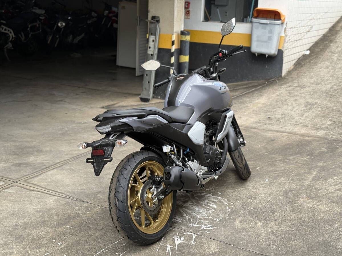 FZ15 CONNECTED CINZA 26/26 R$9.900,00 + 47x 458,00 - Foto 6