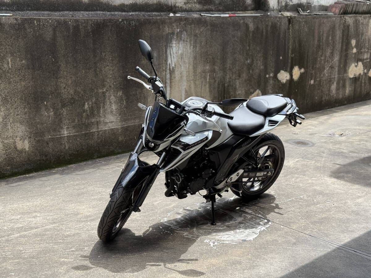 FZ25 CONNECTED BRANCA R$11.900,00+ 47x R$617,00 - Foto 1