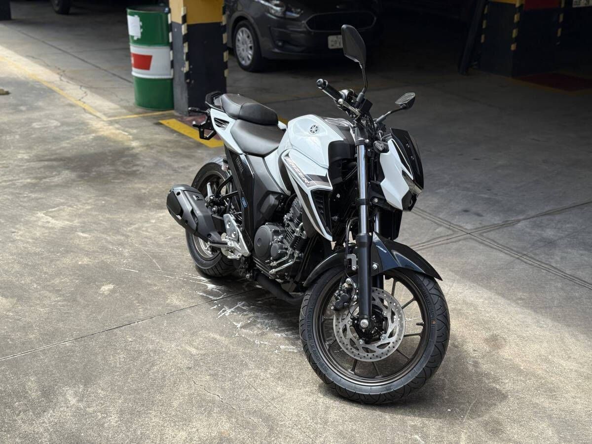 FZ25 CONNECTED BRANCA R$11.900,00+ 47x R$617,00 - Foto 3
