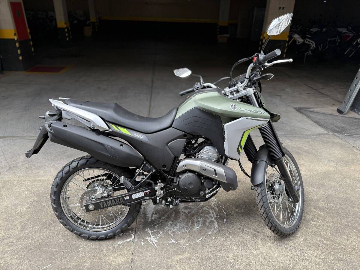 XTZ 250 LANDER VERDE 0KM R$13.900,00+ 61x R$511,00 - Foto 4
