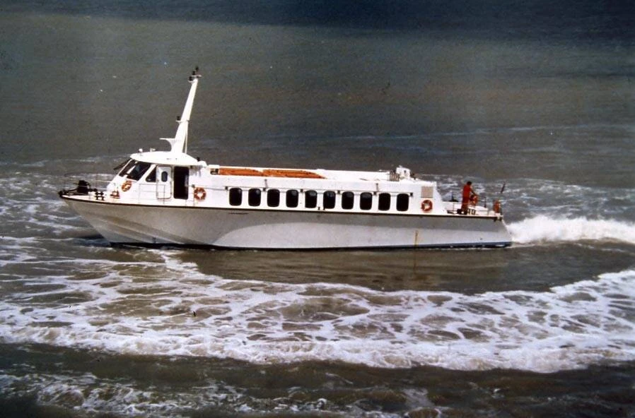 Embarcações para Turismo e Transporte - Foto 2