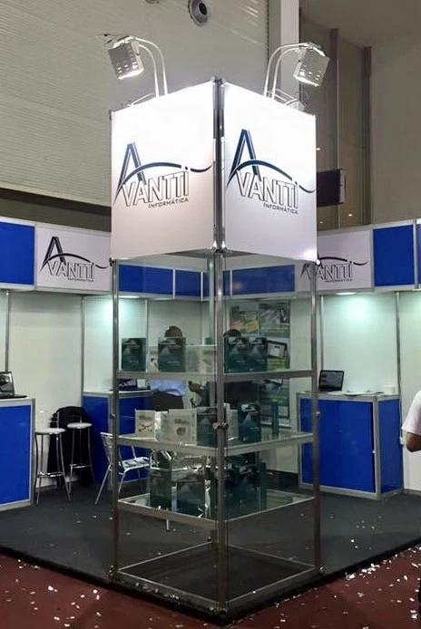 Vitrine 1,00m x 1,00m x 3,30m de altura.