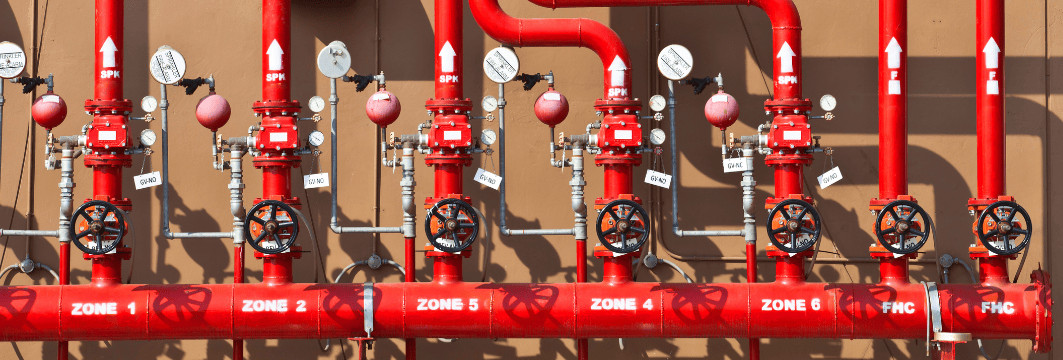 Sistemas de combate a incêndio: por que é essencial contar com equipamentos já montados e regulados